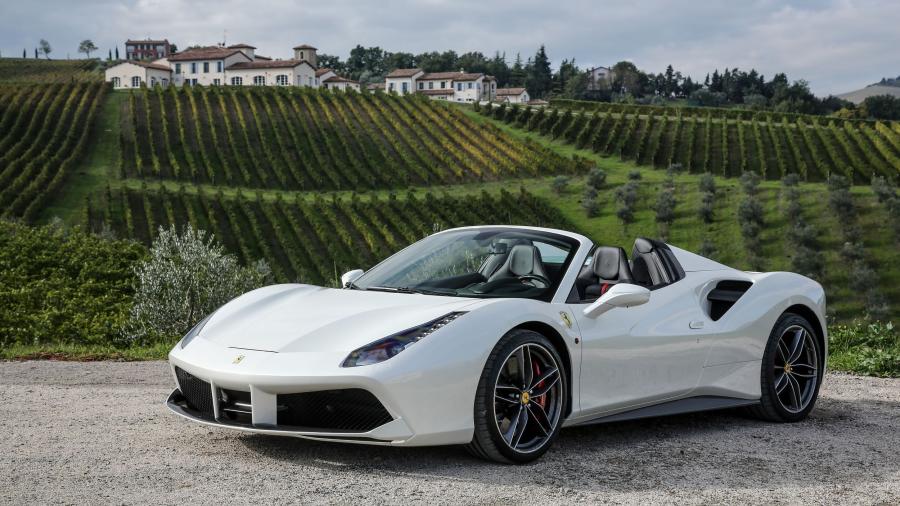  Ferrari 488 Spider 2016 года  (фото 46 из 70)
